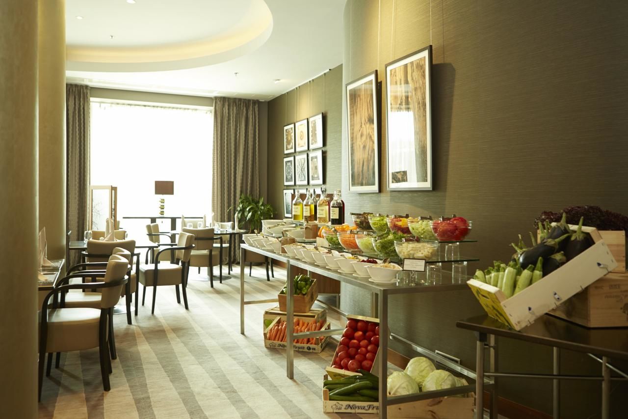 Отель Hilton Sofia София